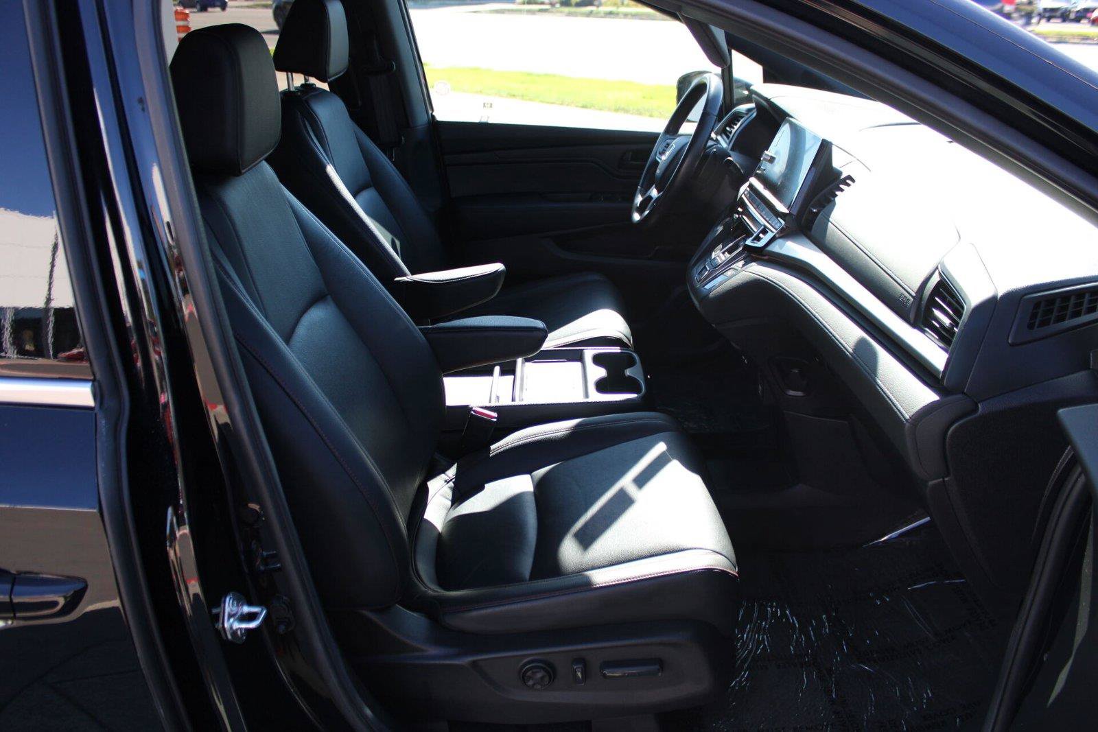 Used 2025 Honda Odyssey Sport-L image 13