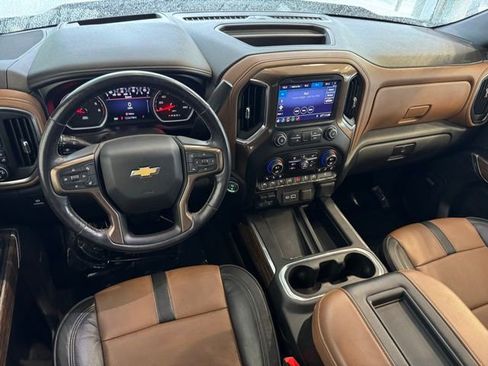 Used 2019 Chevrolet Silverado 1500 High Country w/ Technology Package image 5