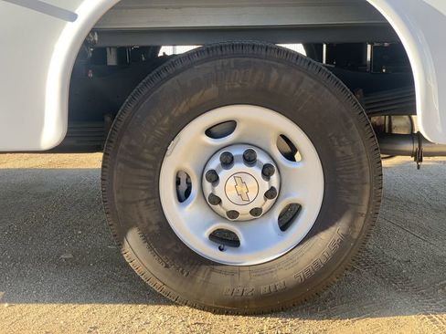 New 2025 Chevrolet Express 3500 w/ Power Convenience Package RWD image 31