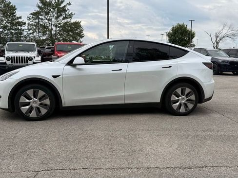 Used 2024 Tesla Model Y Long Range AWD/4WD image 4
