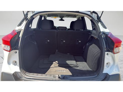 Used 2020 Nissan Kicks SR FWD image 28