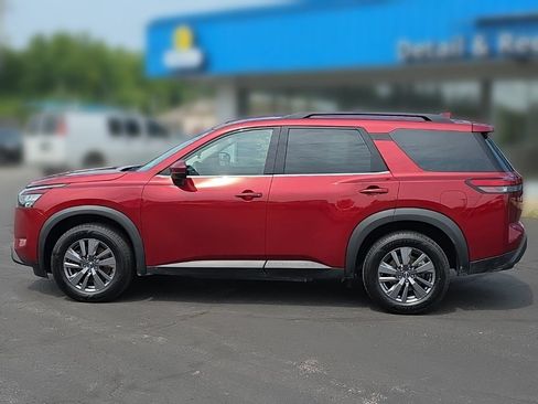 Used 2024 Nissan Pathfinder SV AWD/4WD image 11