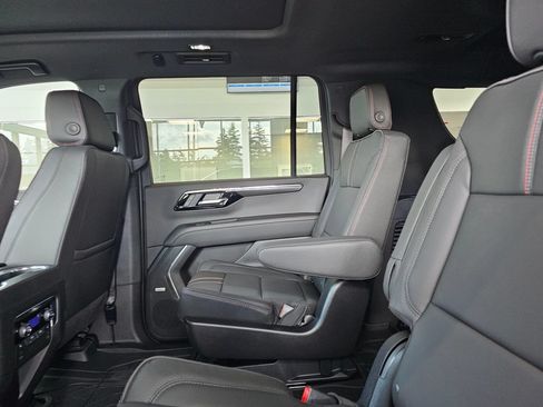 New 2026 Chevrolet Suburban RST w/ RST Capability Package AWD/4WD image 19