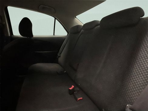 Used 2007 Toyota Yaris Base image 7