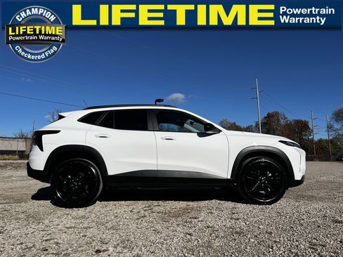 Used 2024 Chevrolet Trax ACTIV w/ Driver Confidence Package image 6