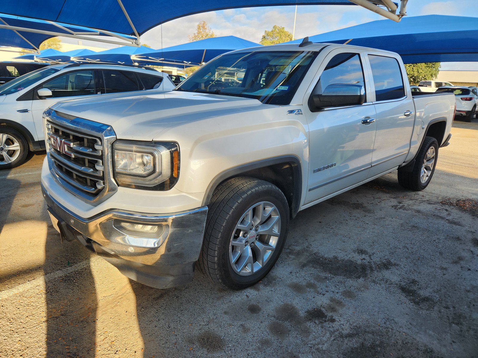 Used 2017 GMC Sierra 1500 SLT w/ SLT Preferred Package AWD/4WD image 2