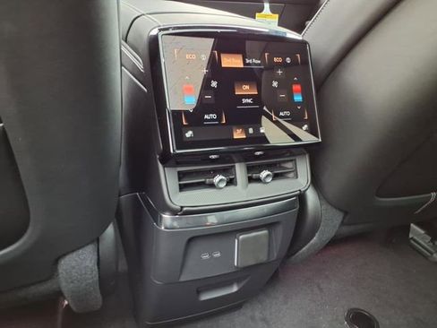 New 2026 Cadillac Vistiq Luxury image 15