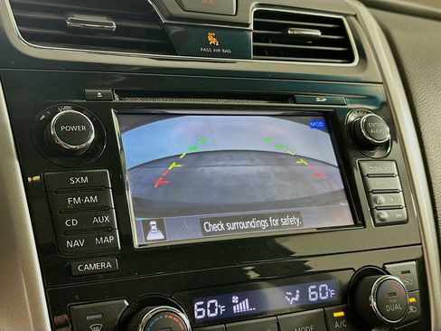 Used 2015 Nissan Altima 2.5 SL w/ Technology Package FWD image 23