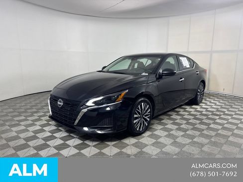 Used 2025 Nissan Altima 2.5 SV FWD image 1
