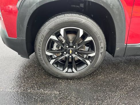 Used 2021 Chevrolet TrailBlazer LT w/ Sun and Liftgate Package AWD/4WD image 9