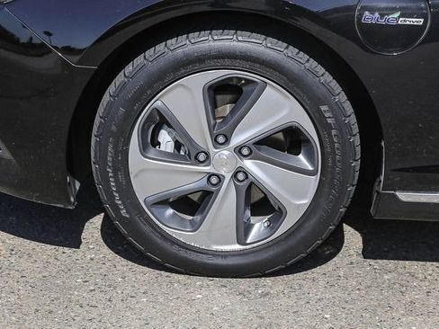 Used 2016 Hyundai Sonata Limited FWD image 11