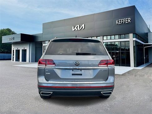 Used 2023 Volkswagen Atlas SE w/ Panoramic Sunroof Package image 7