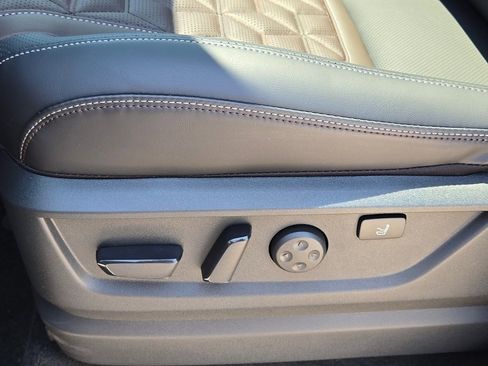 New 2025 Nissan Armada Platinum Reserve image 28