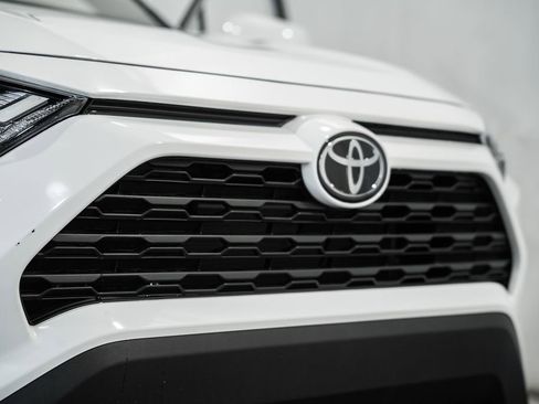 Used 2025 Toyota RAV4 XLE image 10