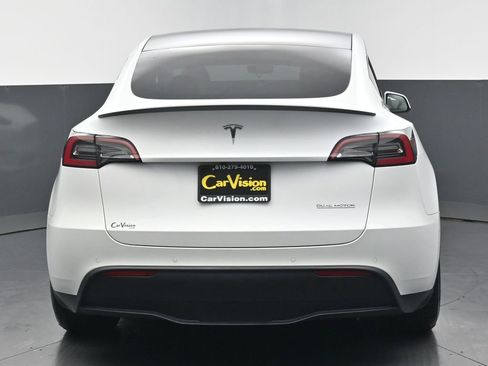 Used 2022 Tesla Model Y Performance AWD/4WD image 3