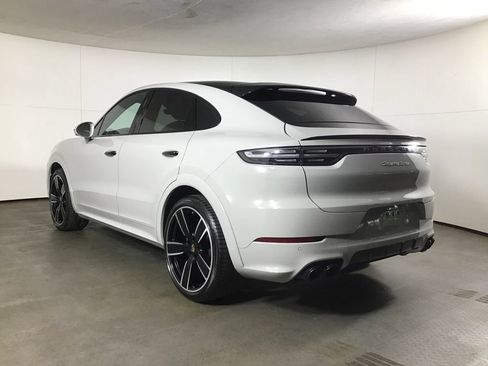 Used 2023 Porsche Cayenne Turbo AWD/4WD image 3