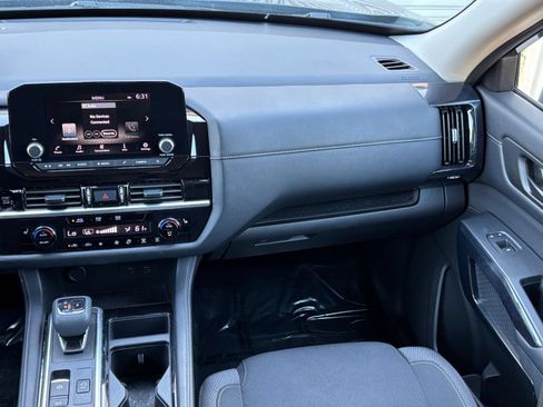 Used 2025 Nissan Pathfinder SV AWD/4WD image 37