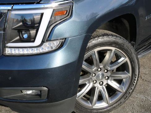 Used 2019 Chevrolet Suburban LT AWD/4WD image 4