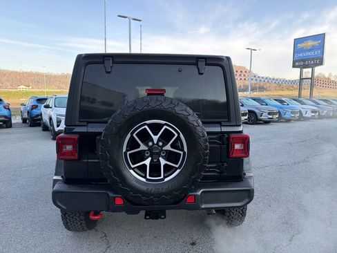 Used 2025 Jeep Wrangler Rubicon image 5