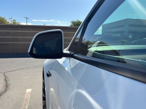 Used 2022 Tesla Model Y Performance AWD/4WD image 7