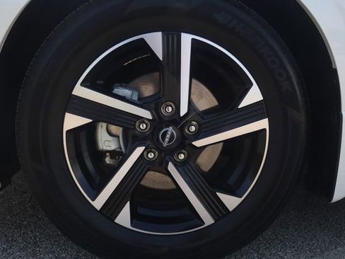 Certified 2025 Nissan Sentra SV w/ All-Weather Package FWD image 6