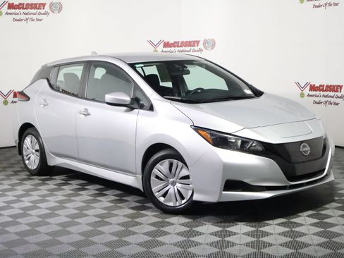 Used 2025 Nissan Leaf S FWD image 2
