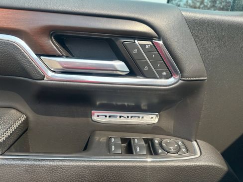 Used 2024 GMC Sierra 1500 Denali w/ Denali Reserve Package AWD/4WD image 9