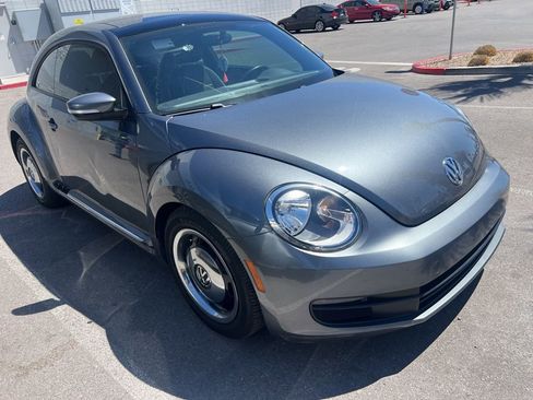 Used 2013 Volkswagen Beetle 2.5 image 4