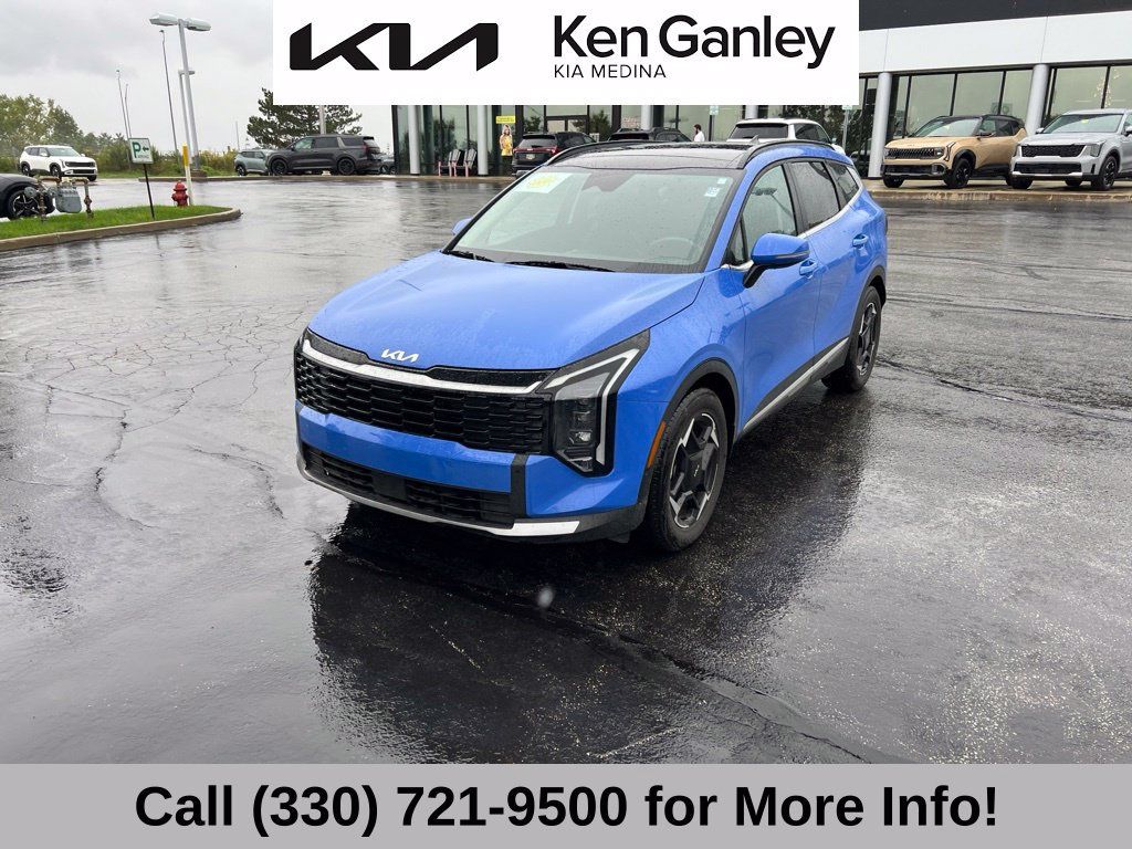 Certified 2026 Kia Sportage EX w/ EX Panorama Roof Package FWD image 3