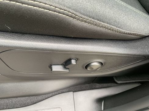 Used 2026 RAM 1500 Big Horn AWD/4WD image 4