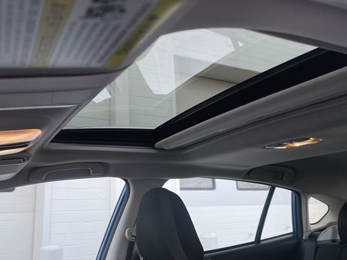 Used 2022 Subaru Impreza Premium image 16