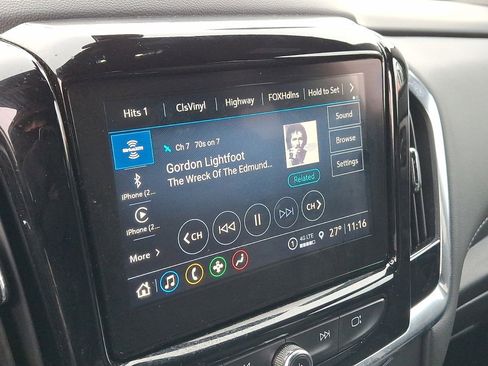 Used 2023 Chevrolet Traverse LT image 13