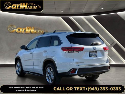 Used 2017 Toyota Highlander Limited Platinum FWD image 7
