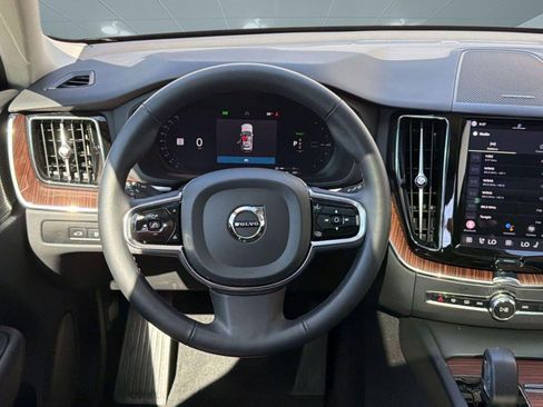Used 2024 Volvo XC60 T8 Plus w/ Protection Package Premier AWD/4WD image 25