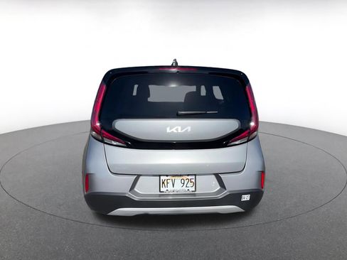 Used 2025 Kia Soul LX w/ LX Technology Package FWD image 12