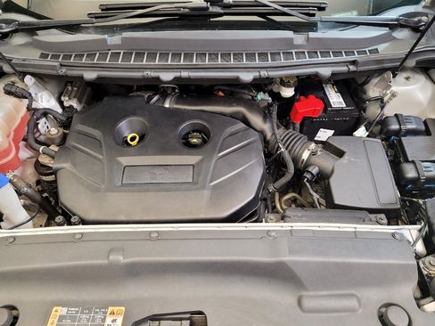 Used 2018 Ford Edge SE image 30