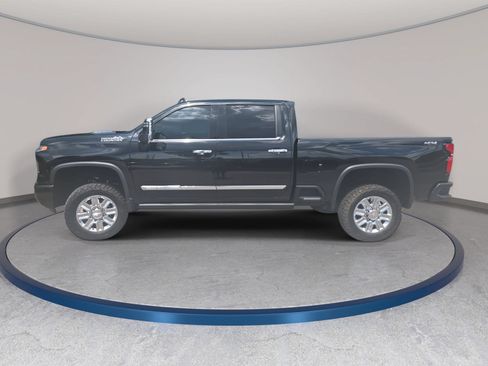 Used 2024 Chevrolet Silverado 2500 High Country w/ High Country Premium Package AWD/4WD image 8