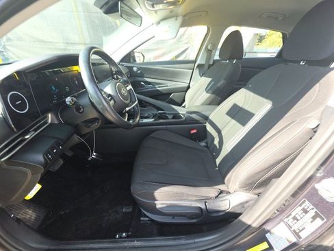 Used 2021 Hyundai Elantra SEL w/ Convenience Package image 6