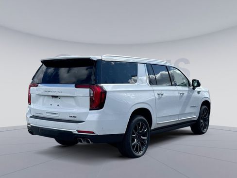 New 2026 GMC Yukon XL Denali w/ Denali Reserve Package AWD/4WD image 7