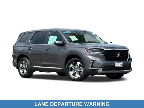 Certified 2025 Honda Pilot EX-L image 4