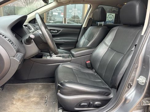 Used 2016 Nissan Altima 2.5 SL w/ 2.5 Technology Package image 8