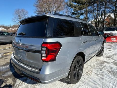 Used 2023 Ford Expedition Platinum image 8