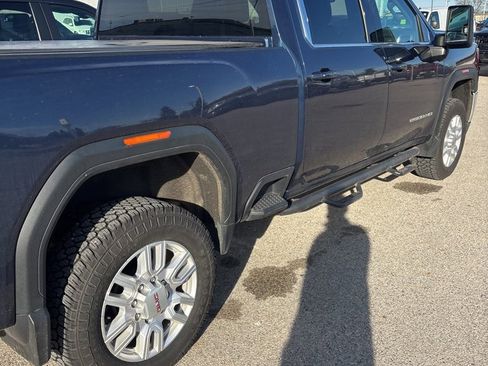 Used 2021 GMC Sierra 2500 SLE w/ SLE Value Package; image 4