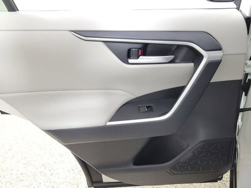 Used 2025 Toyota RAV4 XLE FWD image 14