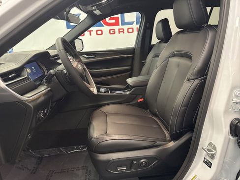 New 2026 Jeep Grand Cherokee L Limited w/ Limited Altitude Package AWD/4WD image 16