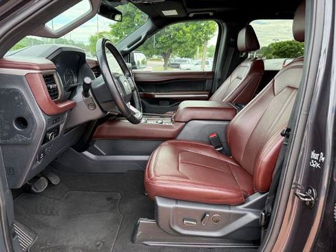Used 2024 Ford Expedition Limited AWD/4WD image 13