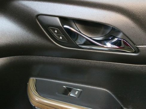 Used 2019 GMC Acadia SLE w/ LPO, Floor Liner Package FWD image 9