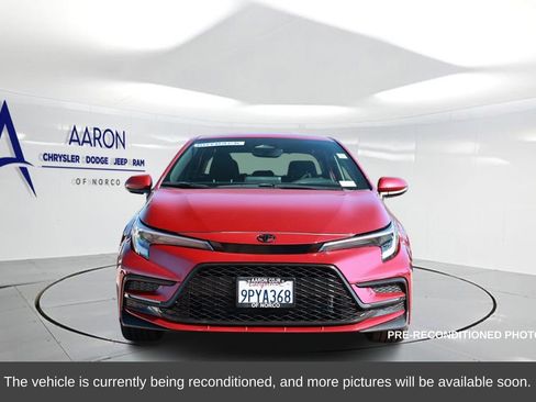 Used 2025 Toyota Corolla SE image 4