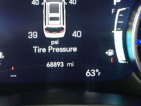 Used 2023 Chrysler Pacifica Touring-L FWD image 33