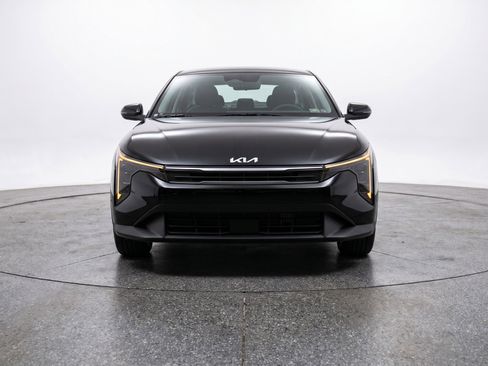 Used 2025 Kia K4 LXS image 2